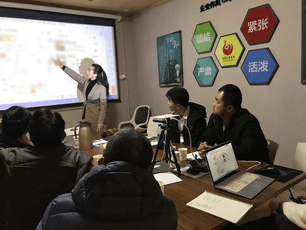 廢紙回收加盟_互聯(lián)網(wǎng)廢品回收品牌 | 收紙拉運(yùn)營(yíng)商培訓(xùn)