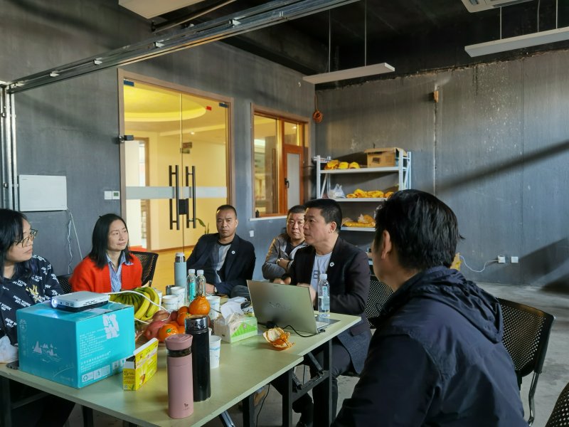 相互扶持，交流經驗，共同進步